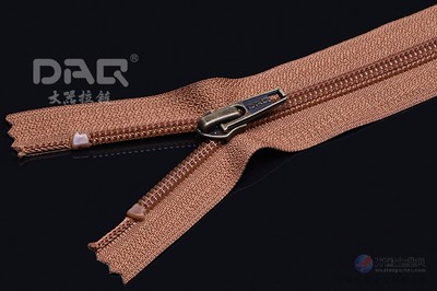 大器拉链DAQ品牌:高端衣服拉链,外套拉链,尼龙拉链个性定制