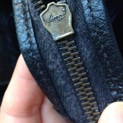 巴黎世家机车包拉链鉴定指南 学会辨别真伪，放心带回家