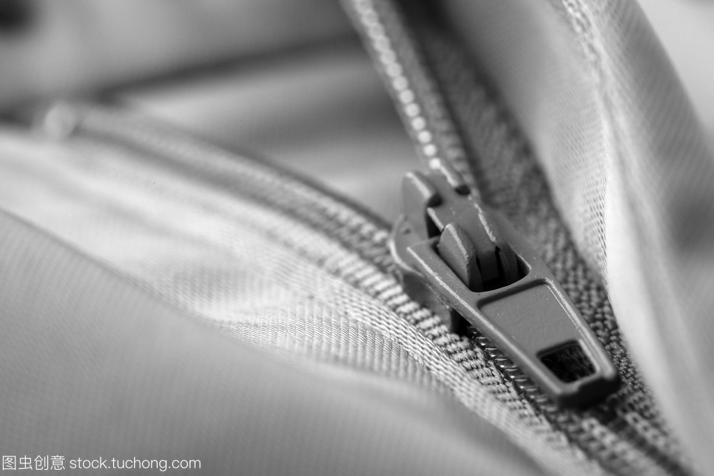 拉链 衣物闭合的小巧卫士